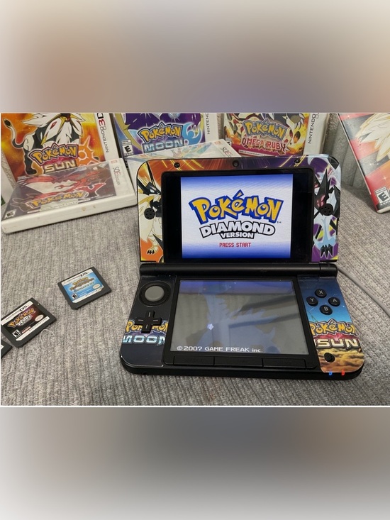 Nintendo Other - Nintendo 3DS XL with 11 games